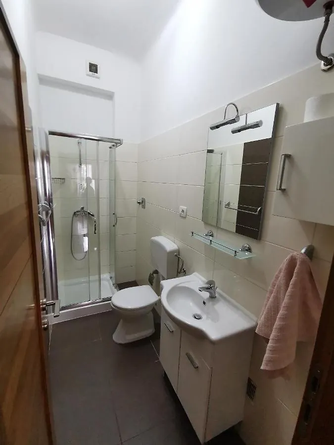 Villa Varglien, Apartment With Garden Place Opatija
