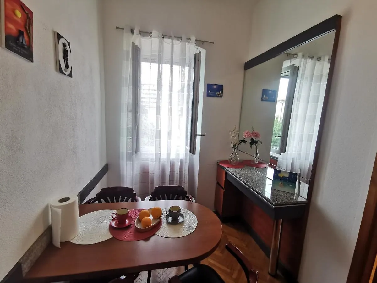 Villa Varglien, Apartment With Garden Place Opatija Croatia